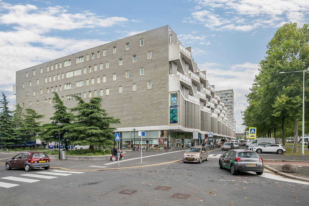 Royaal 4-kamer appartement met daktuin - Afbeelding 1