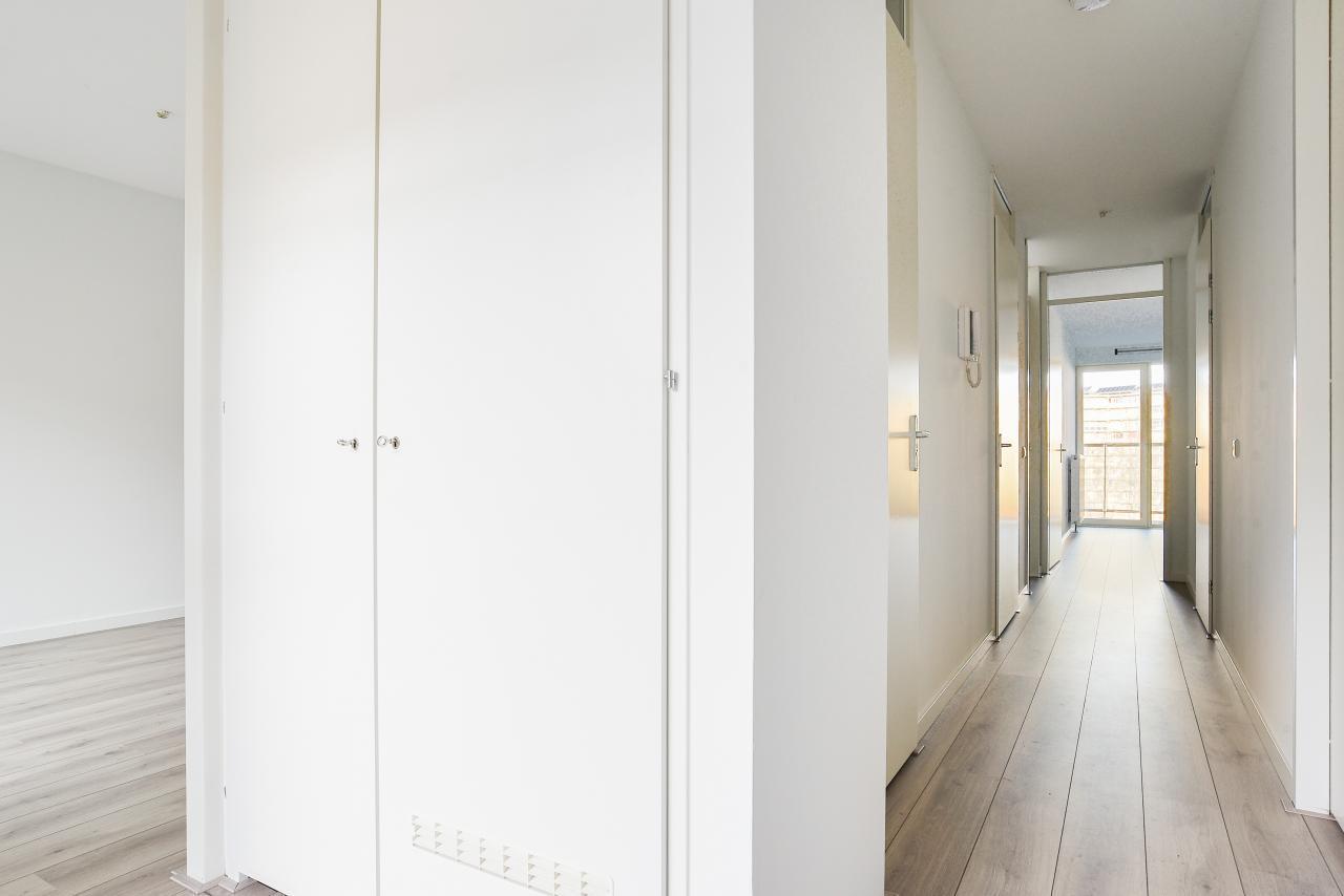 Spacious apartment with roof garden in De Kameleon - Image 9