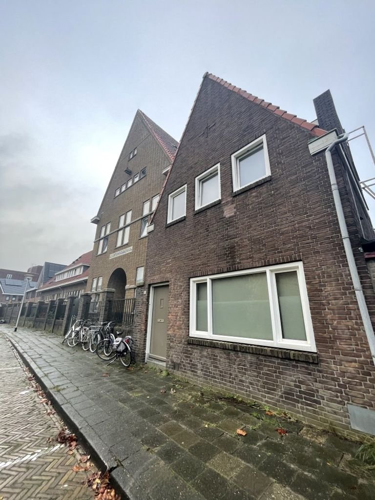 Kamer (9 m²) bij station en centrum - Afbeelding 1