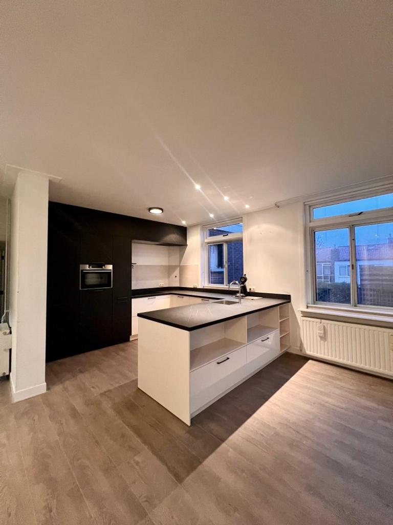 Spacious apartment (118m²) in Assendorp - Image 2