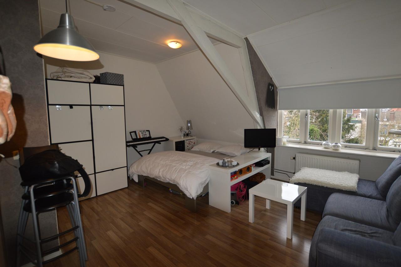 Room with private kitchen in Assendorp - Image 2