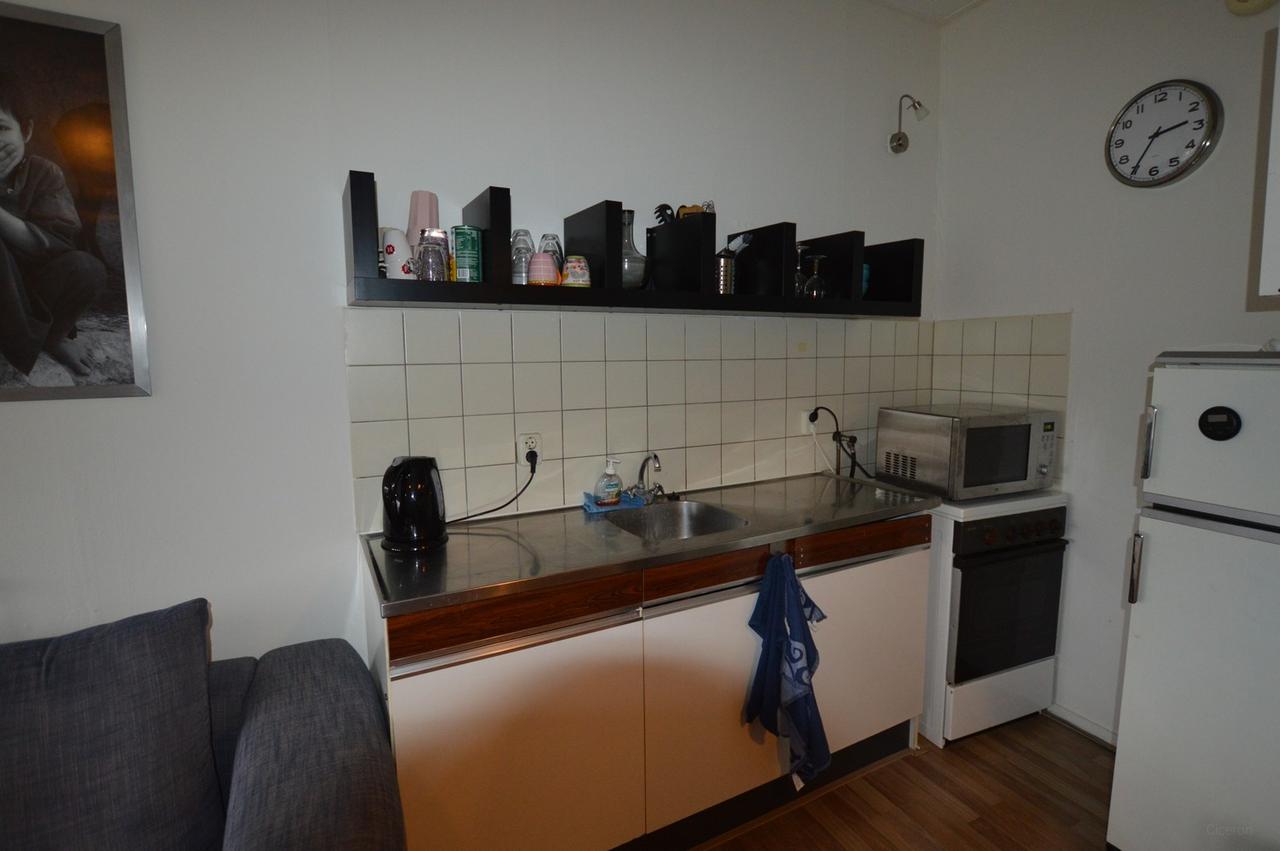 Room with private kitchen in Assendorp - Image 3