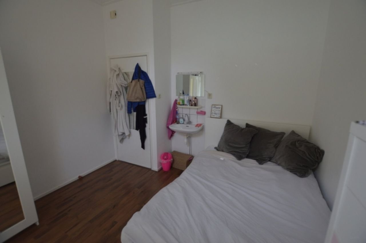 Knusse kamer in dameshuis Assendorp - Afbeelding 2