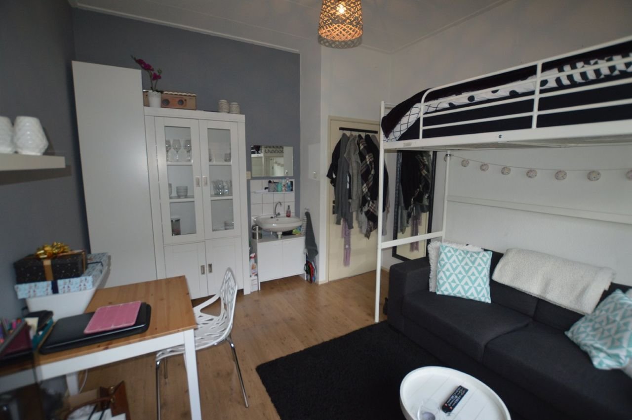 Room (13m²) in female-only house in Oud-Assendorp - Image 4