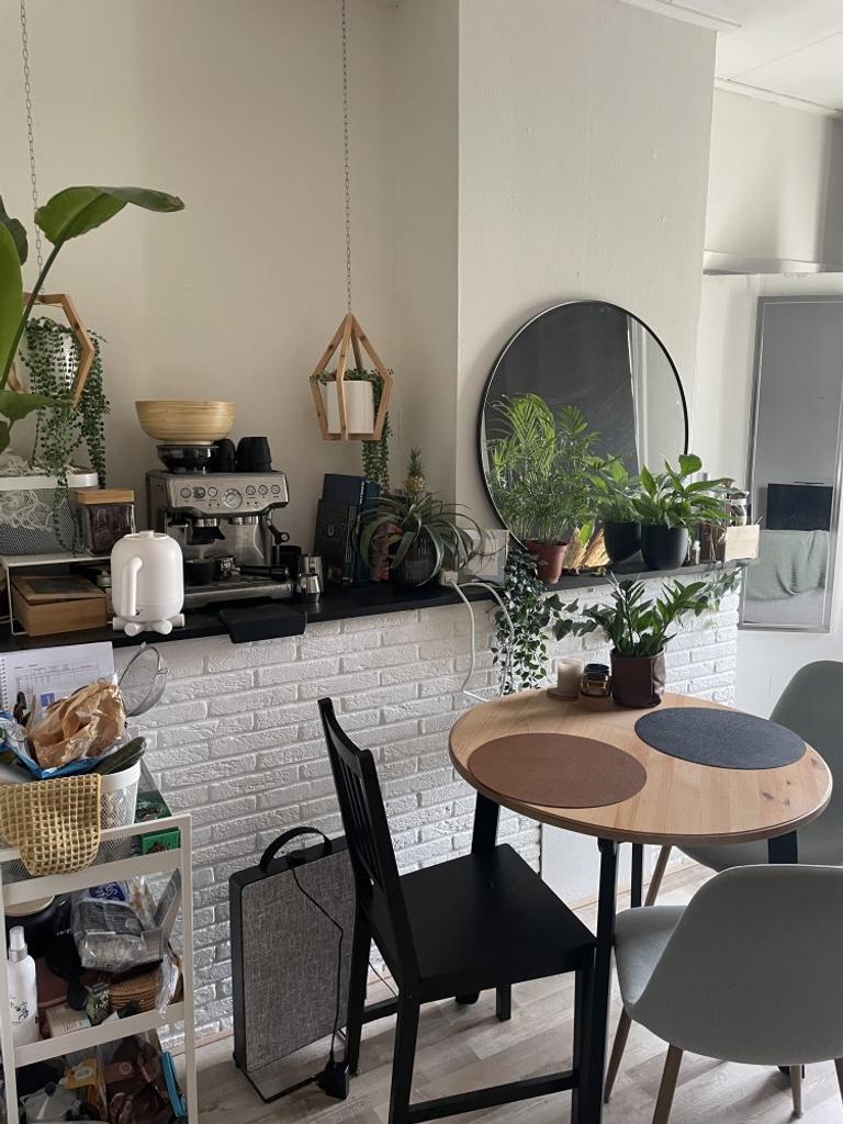 Spacious room (22m²) with balcony in Oud-Assendorp - Image 3