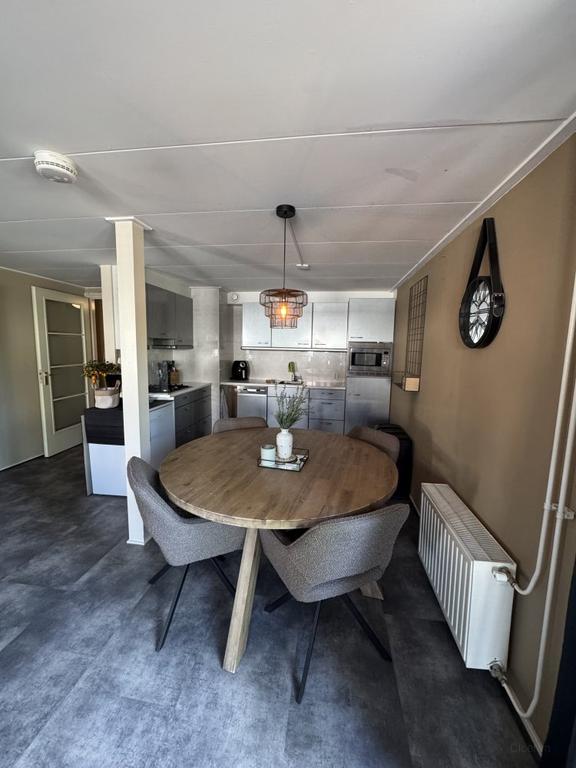 Spacious roof terrace and 72 m² in Dieze-Centrum - Image 5