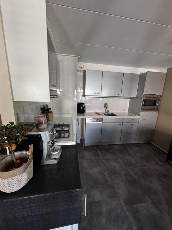 Spacious roof terrace and 72 m² in Dieze-Centrum - Image 11