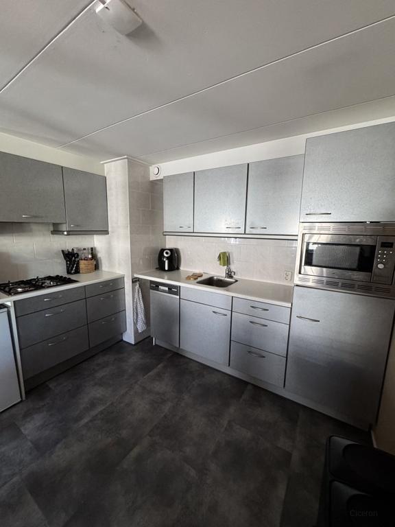 Spacious roof terrace and 72 m² in Dieze-Centrum - Image 12