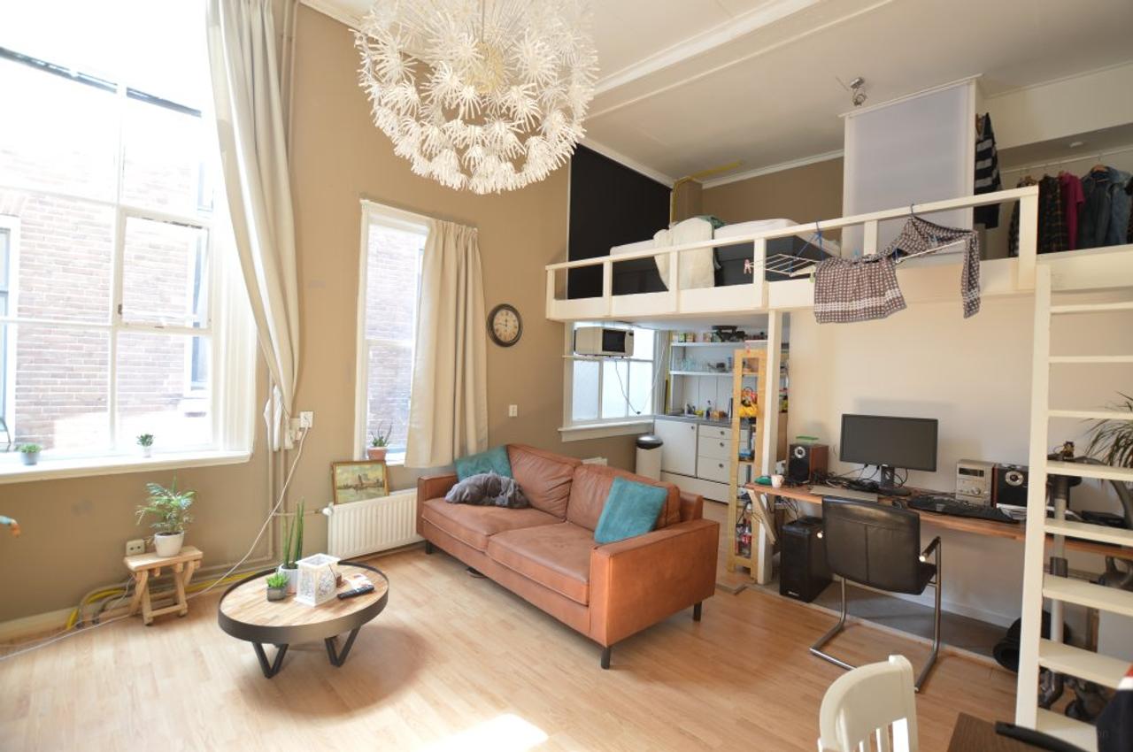 Apartment with sleeping loft in the heart of Zwolle - Image 2