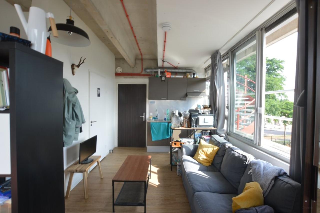 Studio on the canal with private parking space - Image 3