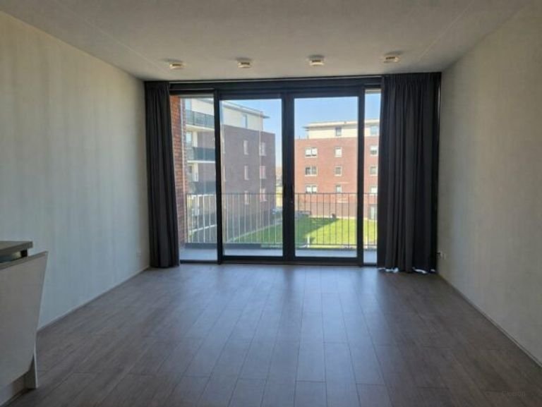 2-bedroom apartment with balcony in Brielle - Image 3