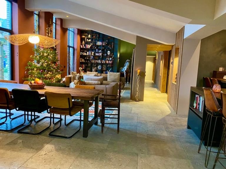 Detached former church of 440 m² in The Hague - Image 2