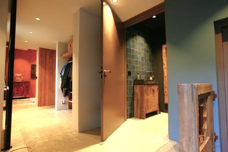 Detached former church of 440 m² in The Hague - Image 18