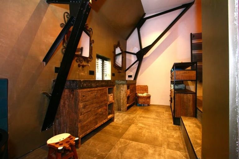 Detached former church of 440 m² in The Hague - Image 54