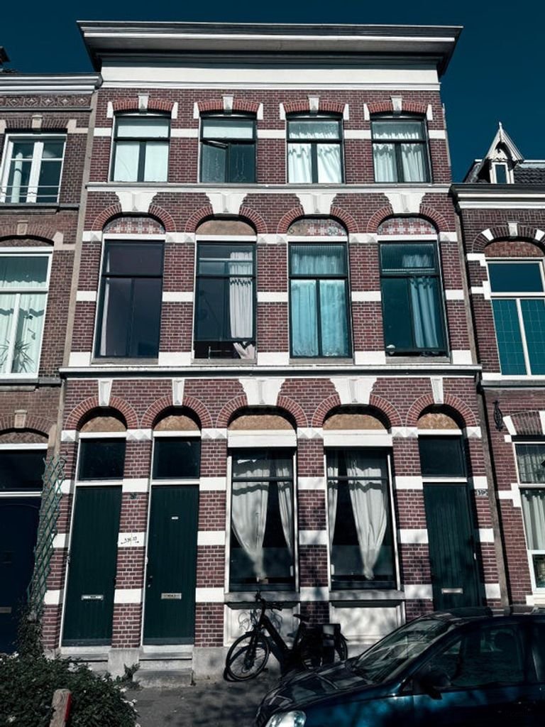 Kamer in dameshuis aan de Nieuwe Boschstraat - Afbeelding 1