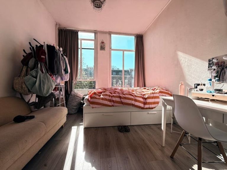 Kamer in dameshuis aan de Nieuwe Boschstraat - Afbeelding 3