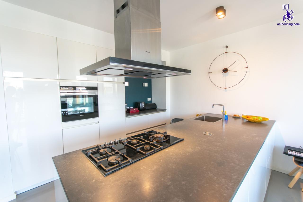 Gemeubileerd 3-kamerappartement met balkon - Afbeelding 9