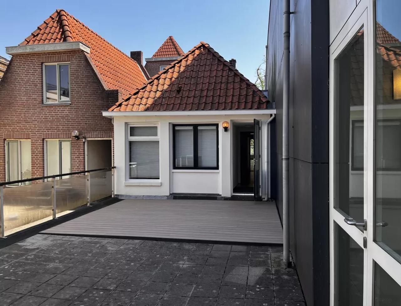 Three-bedroom apartment in the heart of Zwolle - Image 1