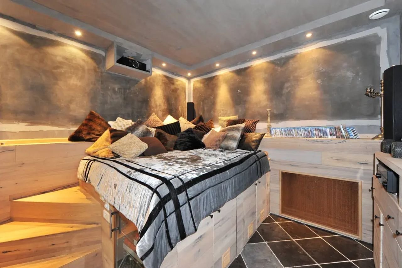 Luxe loft van 235 m² met sauna en garage - Afbeelding 2