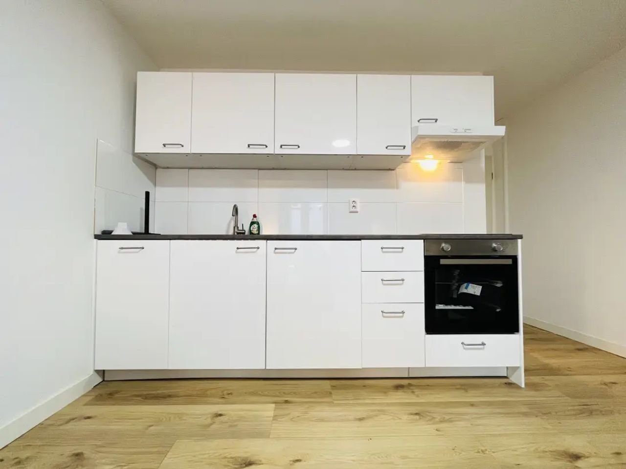 Westeinde: 2 kamers en een ruim terras - Afbeelding 2