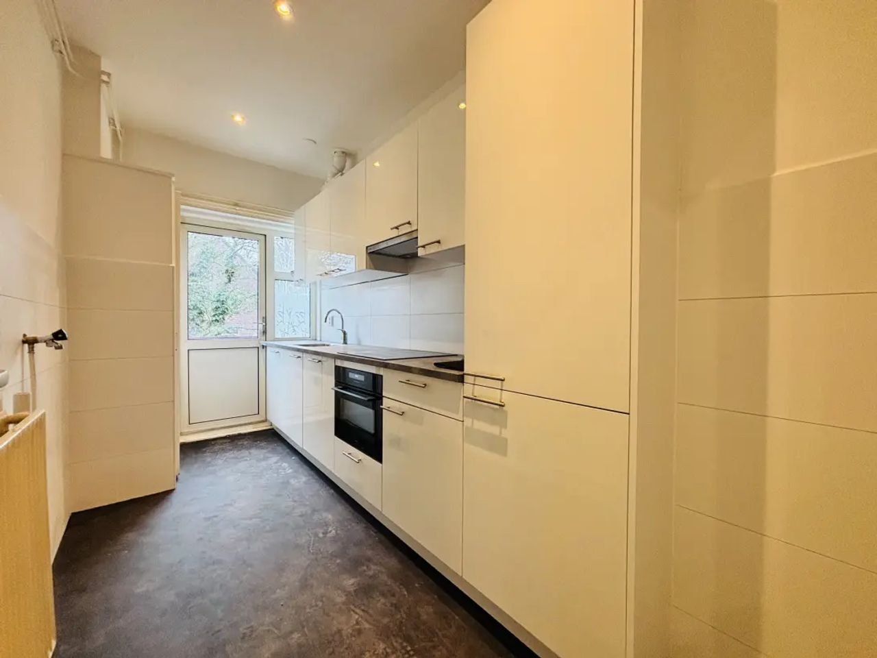 Renovated 3-room apartment in Oud-Rijswijk - Image 3