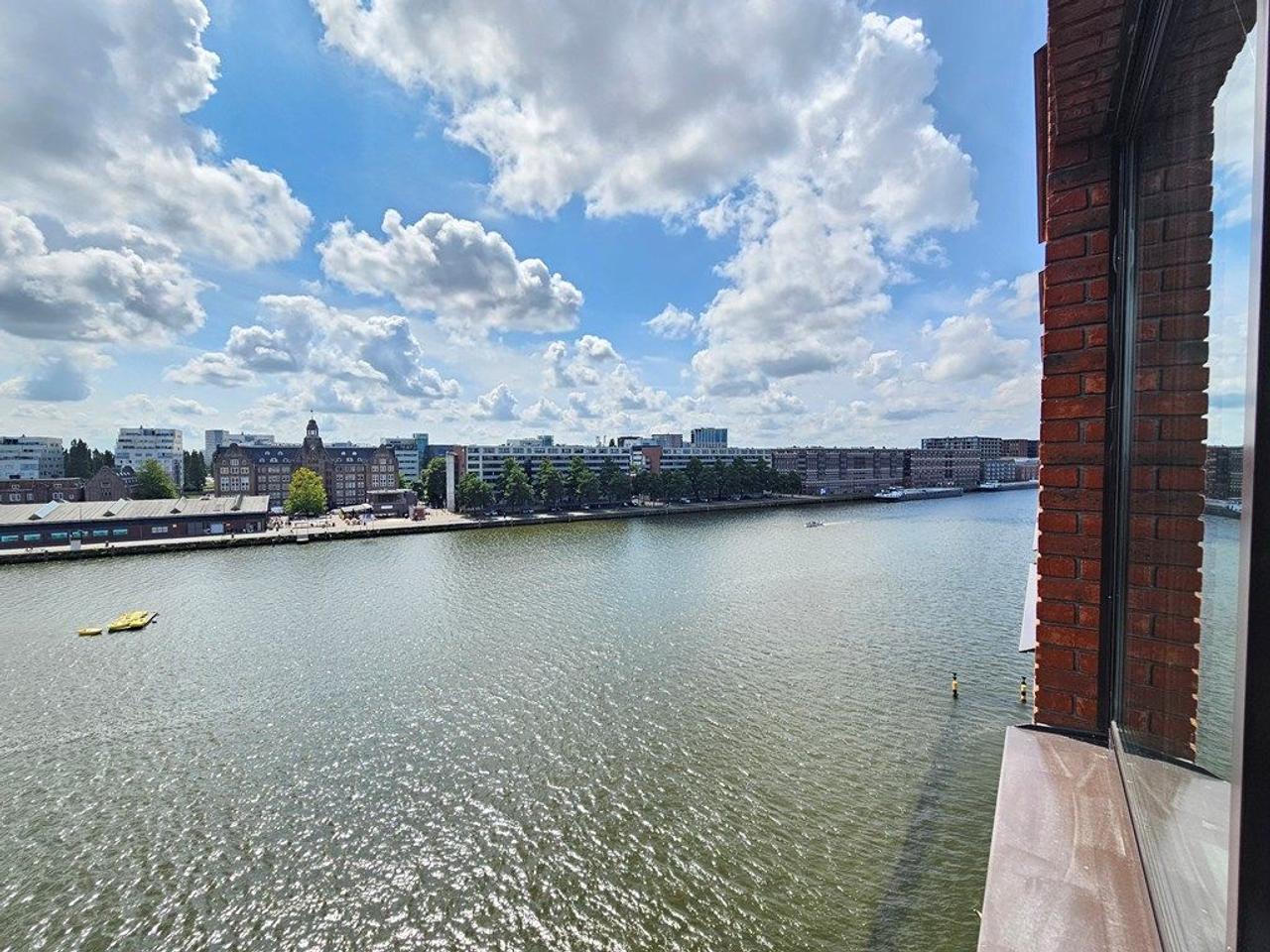Water views and 120 m² on Java Island - Image 9