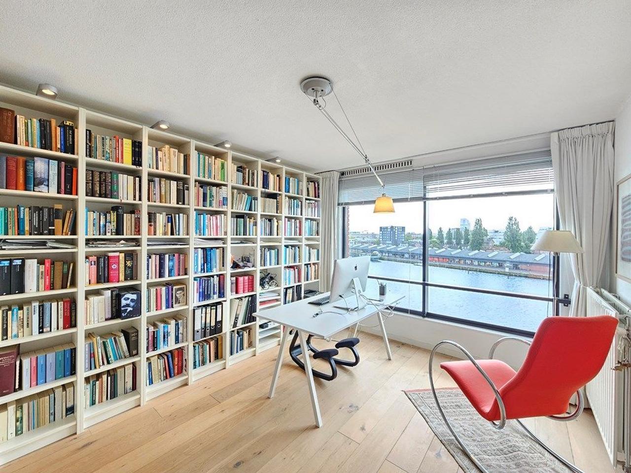 Water views and 120 m² on Java Island - Image 16