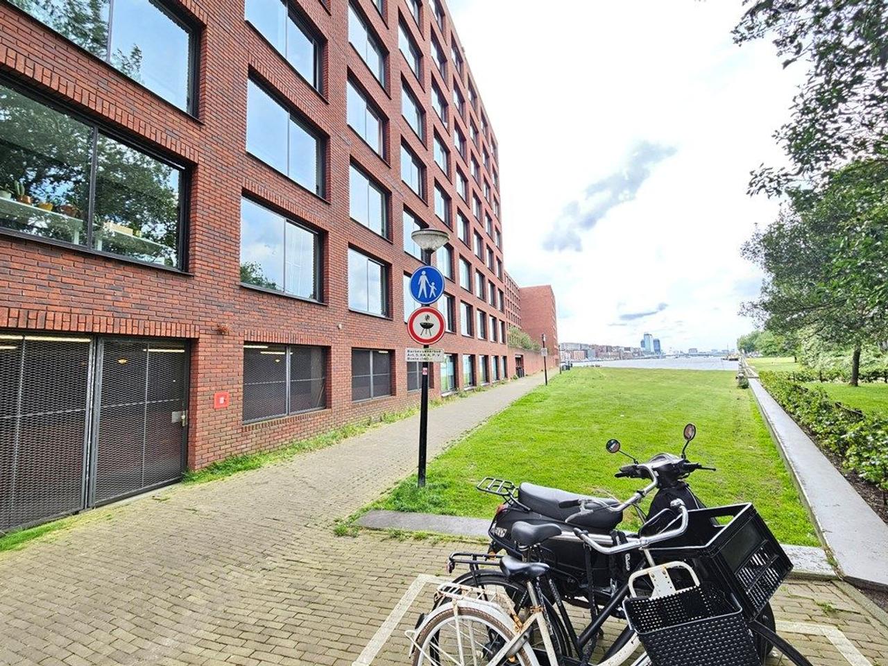 Water views and 120 m² on Java Island - Image 29
