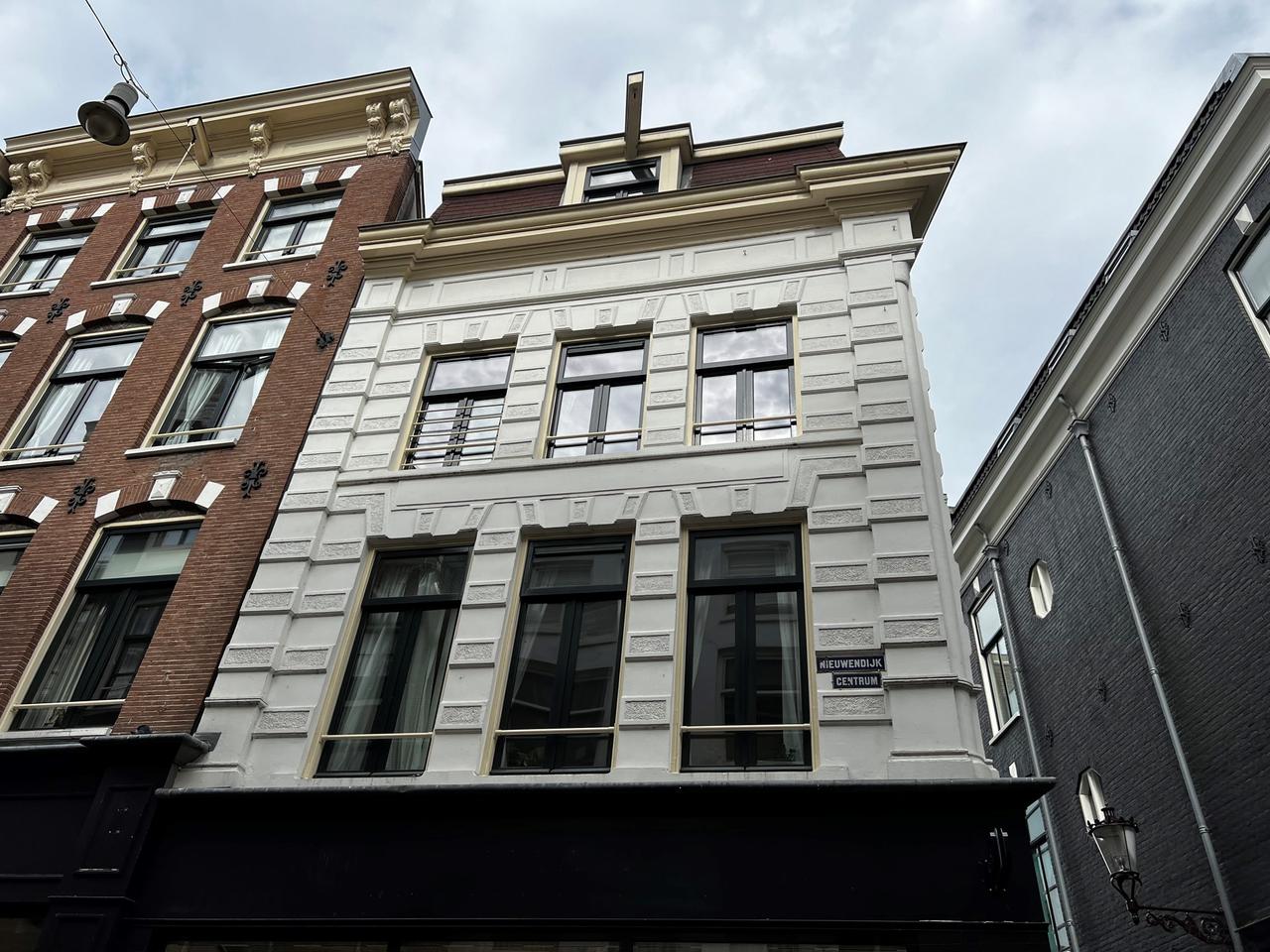 Licht hoekappartement aan de Nieuwendijk - Afbeelding 1