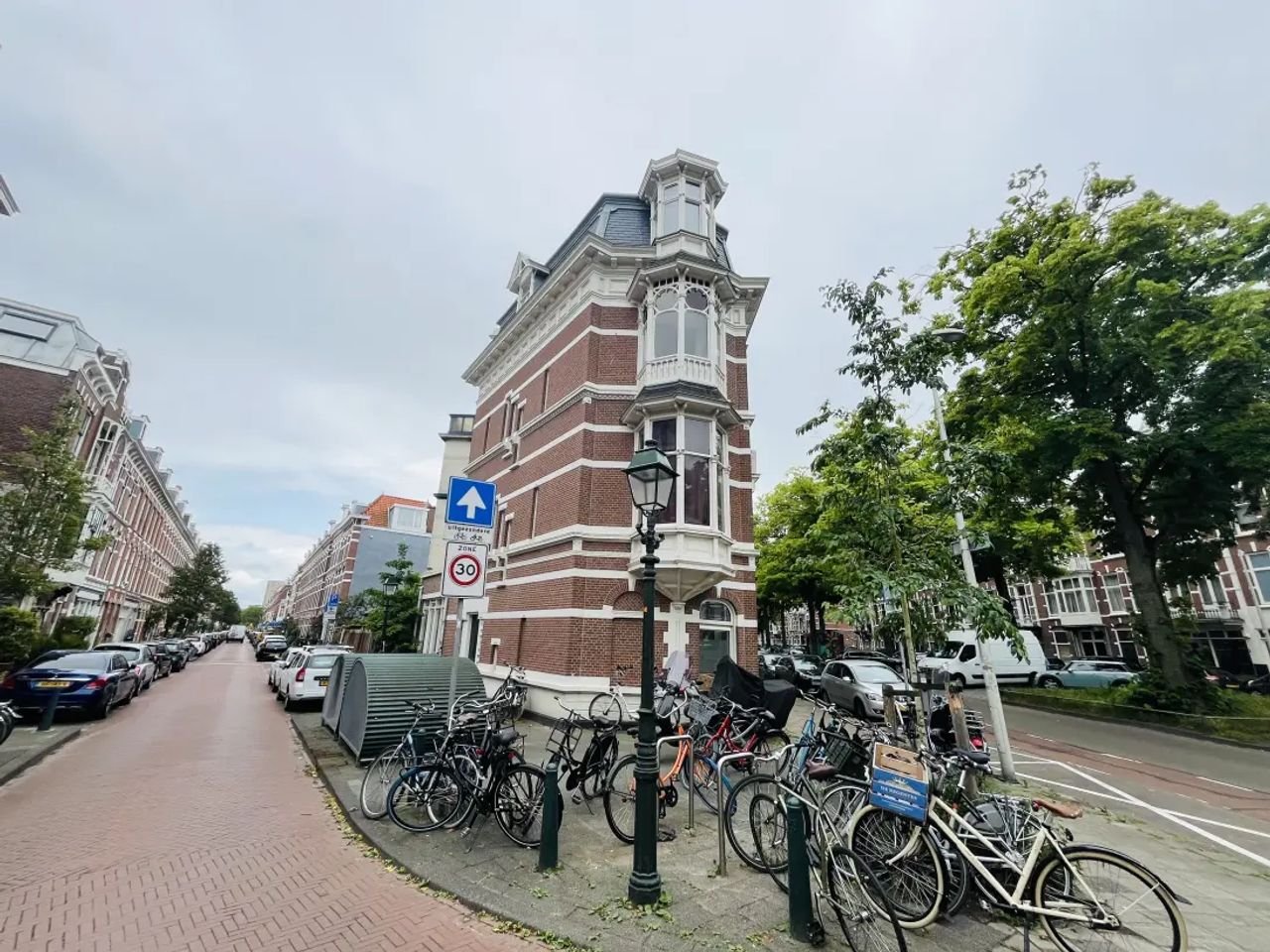 Lichte studio met erker en glas-in-lood - Afbeelding 3