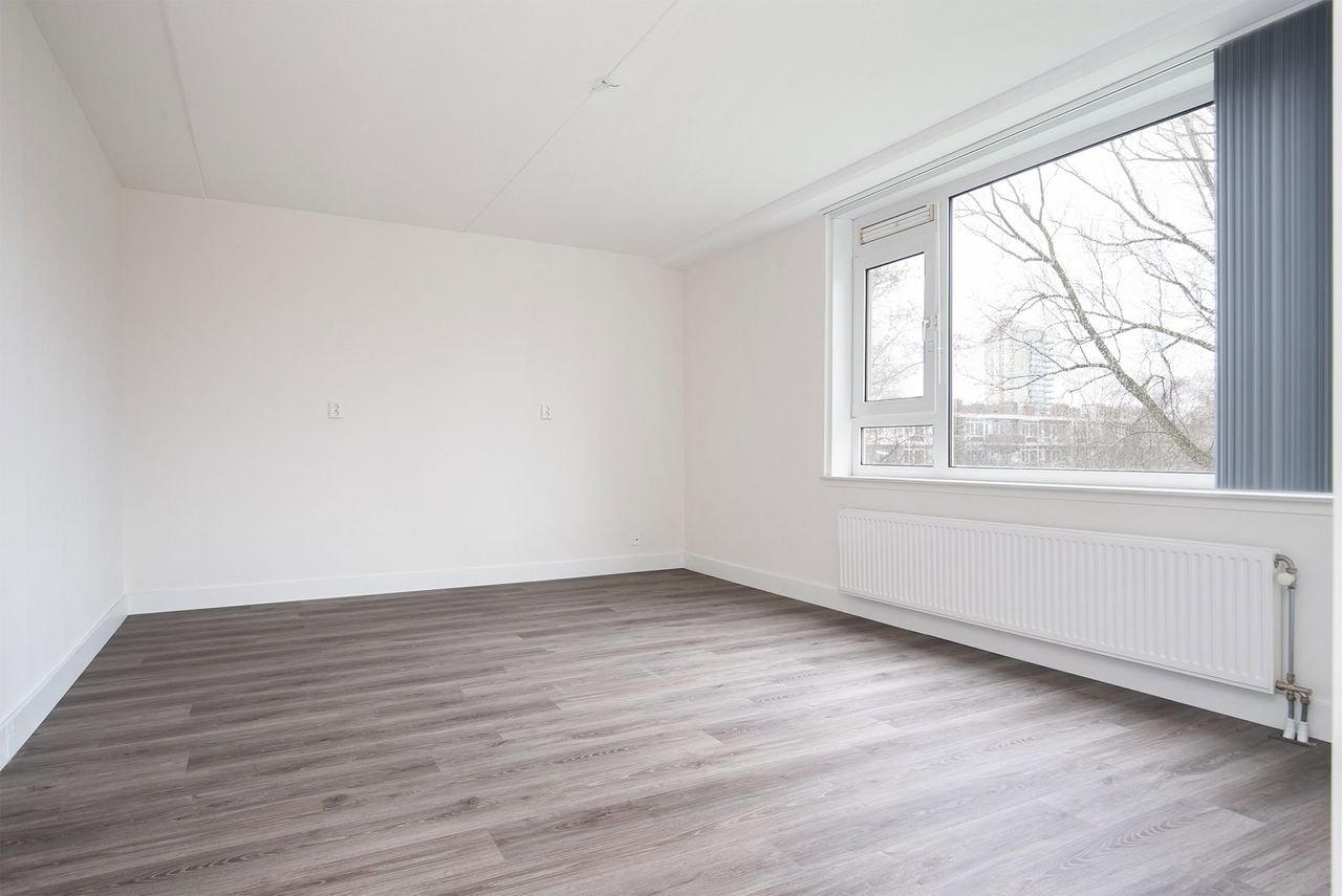 Licht 3-kamer appartement met balkon op zuid - Afbeelding 2