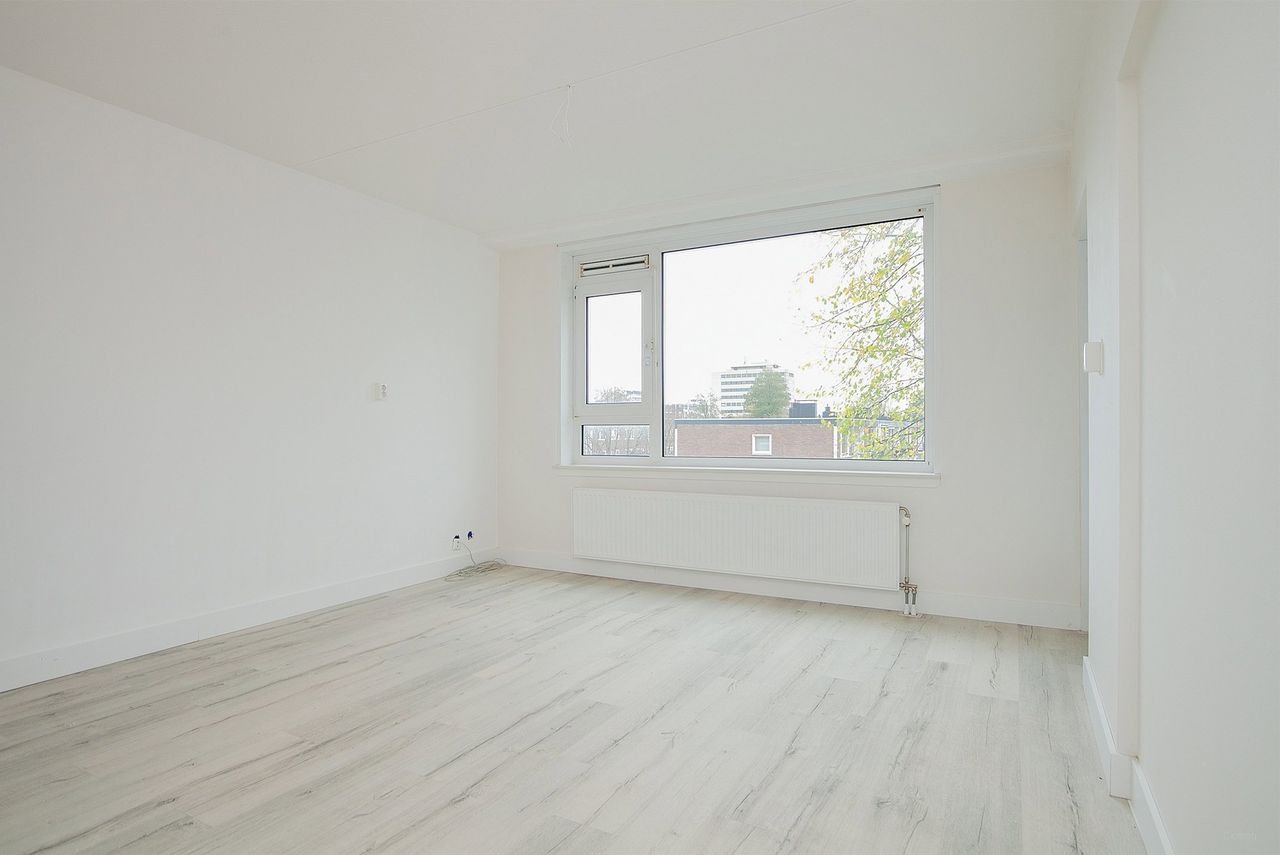 3-kamer appartement met balkon in Buitenveldert - Afbeelding 1