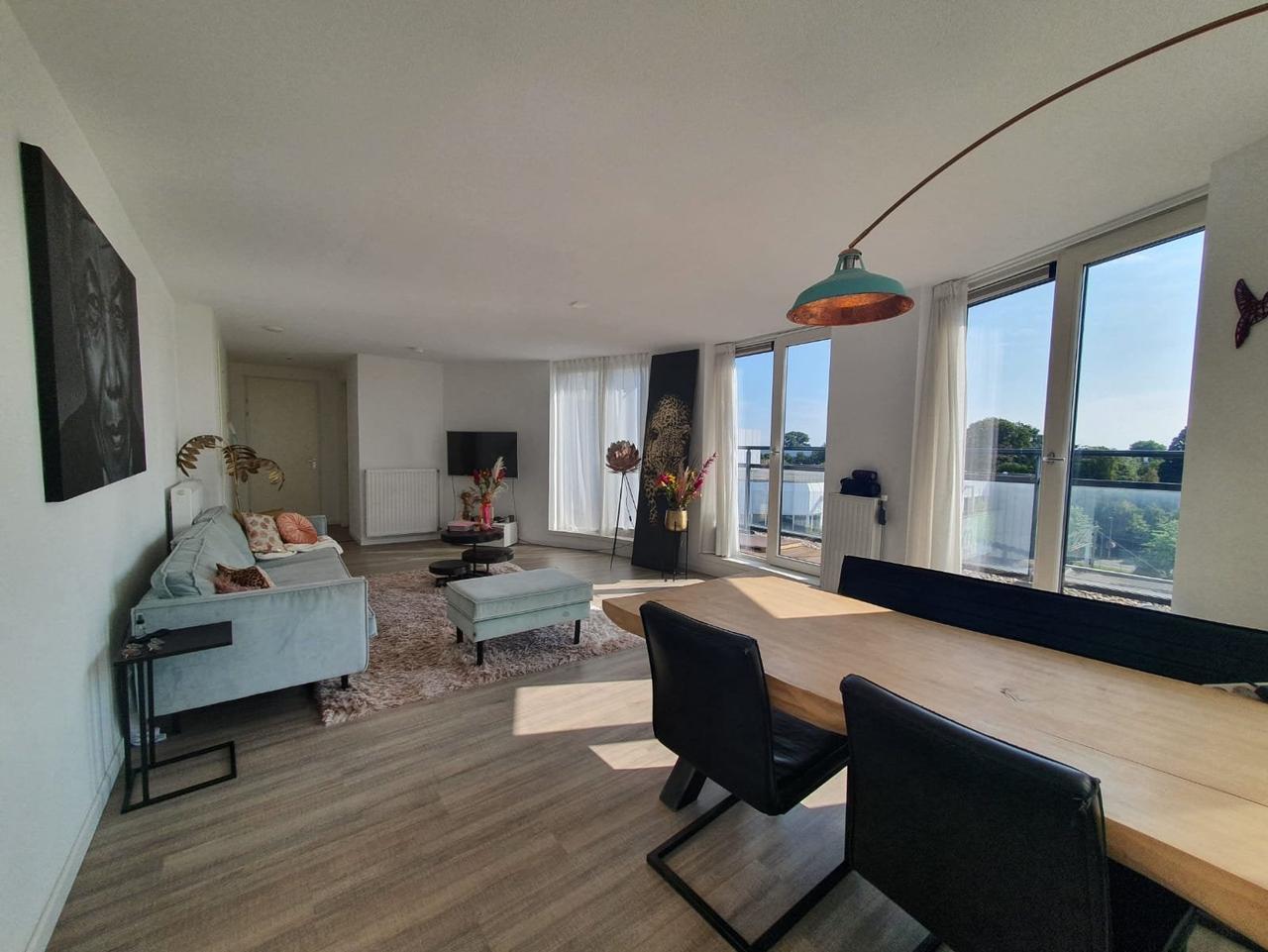 91 m² penthouse with large rooftop terrace - Image 3