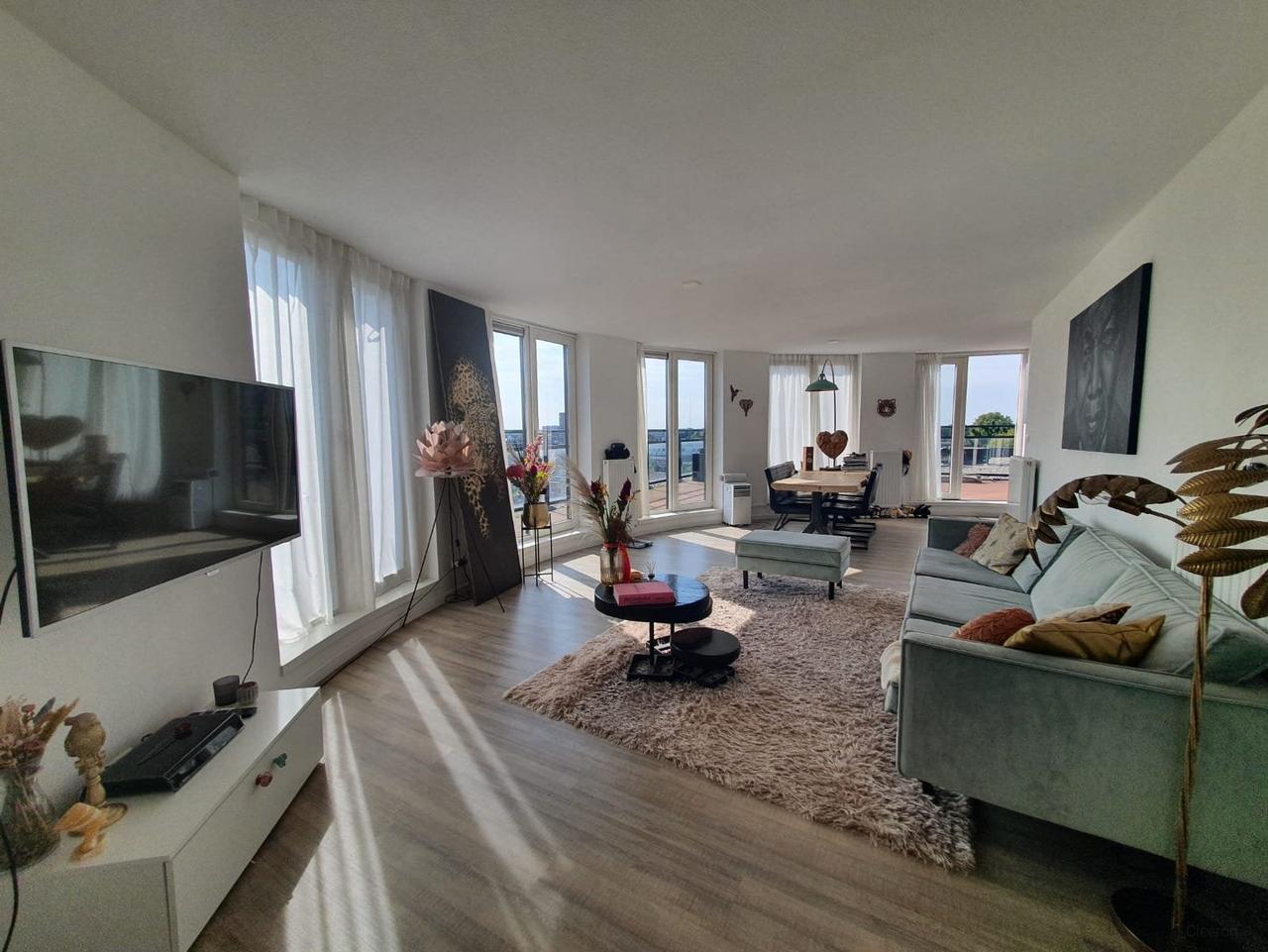 91 m² penthouse with large rooftop terrace - Image 4