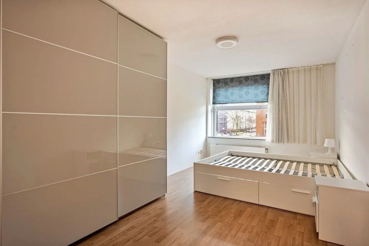 Bright 3-room apartment of 95 m² - Image 12