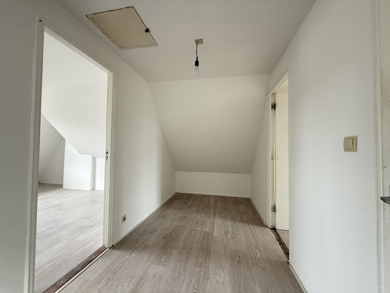 Lichte dubbele bovenwoning met balkon - Afbeelding 6