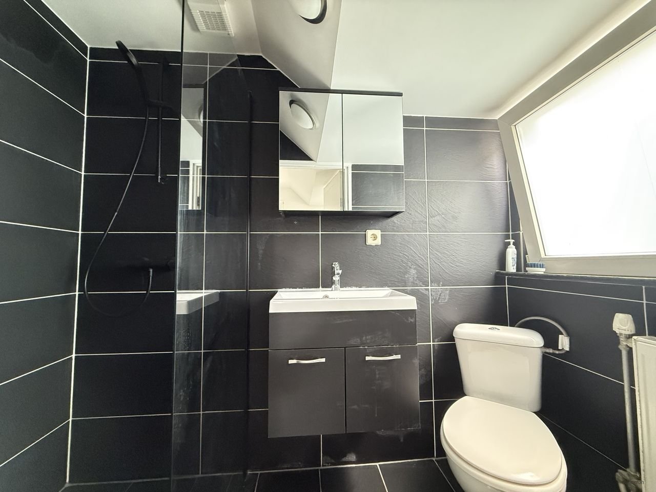 Lichte dubbele bovenwoning met balkon - Afbeelding 10