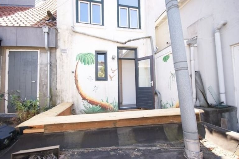 Zolderkamer (18 m²) in meidenhuis Breda - Afbeelding 9