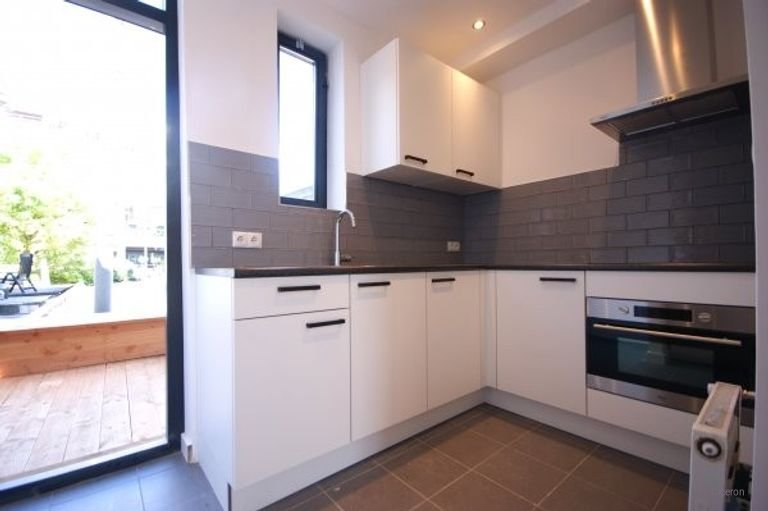 Zolderkamer (18 m²) in meidenhuis Breda - Afbeelding 5