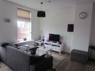 One-bedroom apartment with roof terrace - Image 2