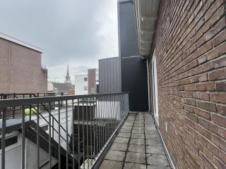 Bright 2-room apartment on the canal in Zwolle - Image 9