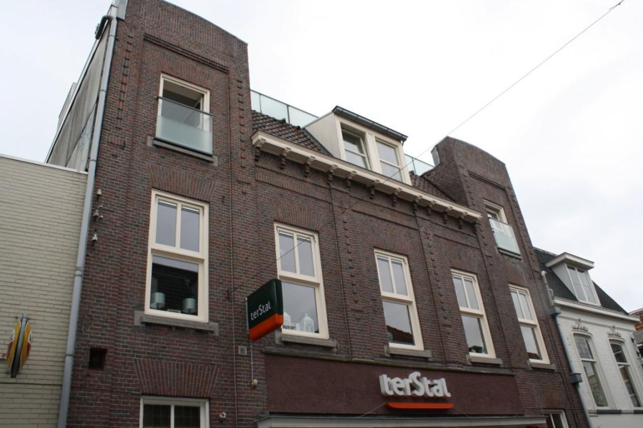 115 m² Apartment with Roof Terrace in Almelo City Centre - Image 1