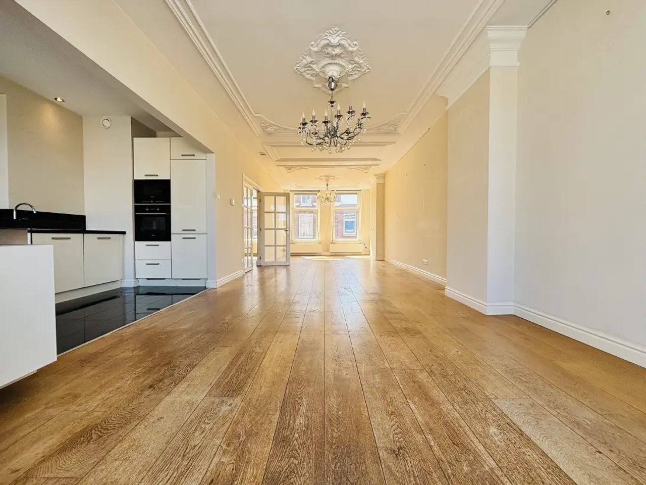 Lichte bovenwoning in Regentessekwartier - Afbeelding 1