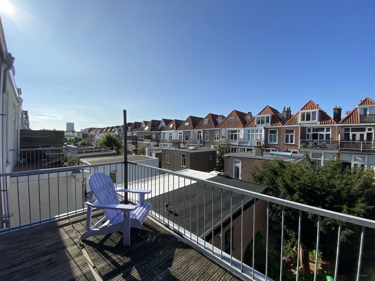 Licht dubbelbovenhuis met terras aan de Suezkade - Afbeelding 1