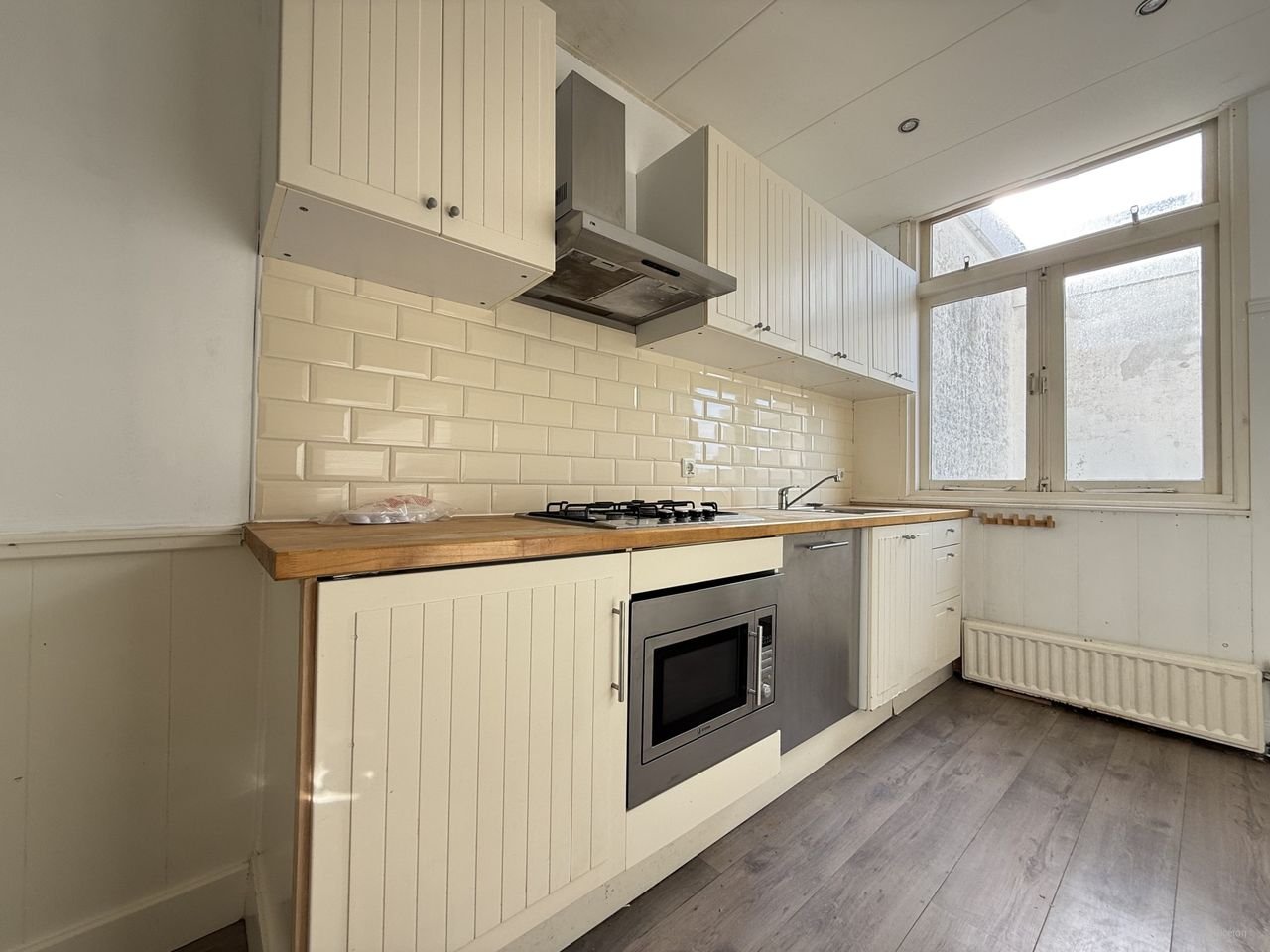 Bright corner apartment in the Zeeheldenkwartier - Image 4