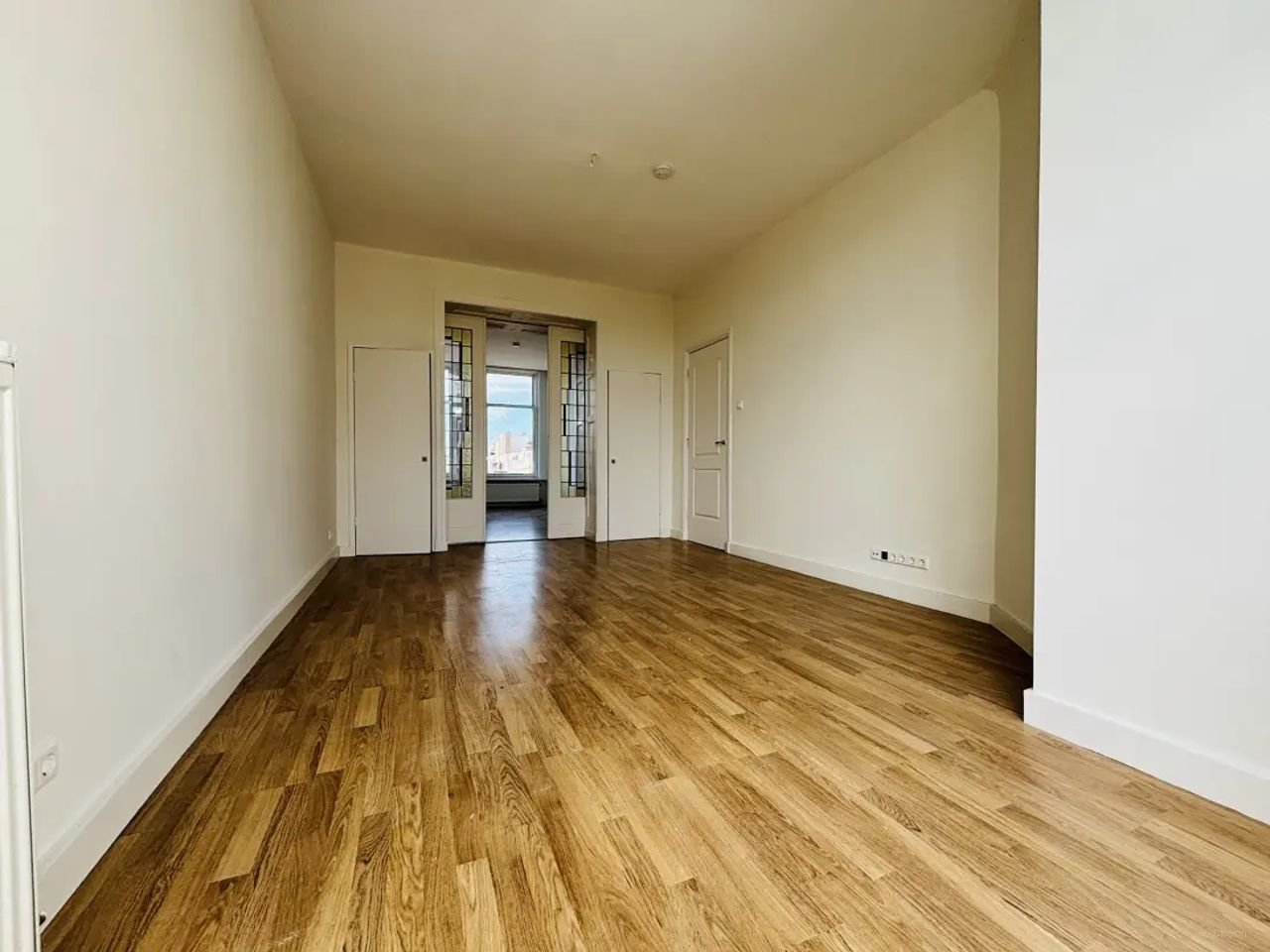 Ruim 4-kamer appartement met twee balkons - Afbeelding 3