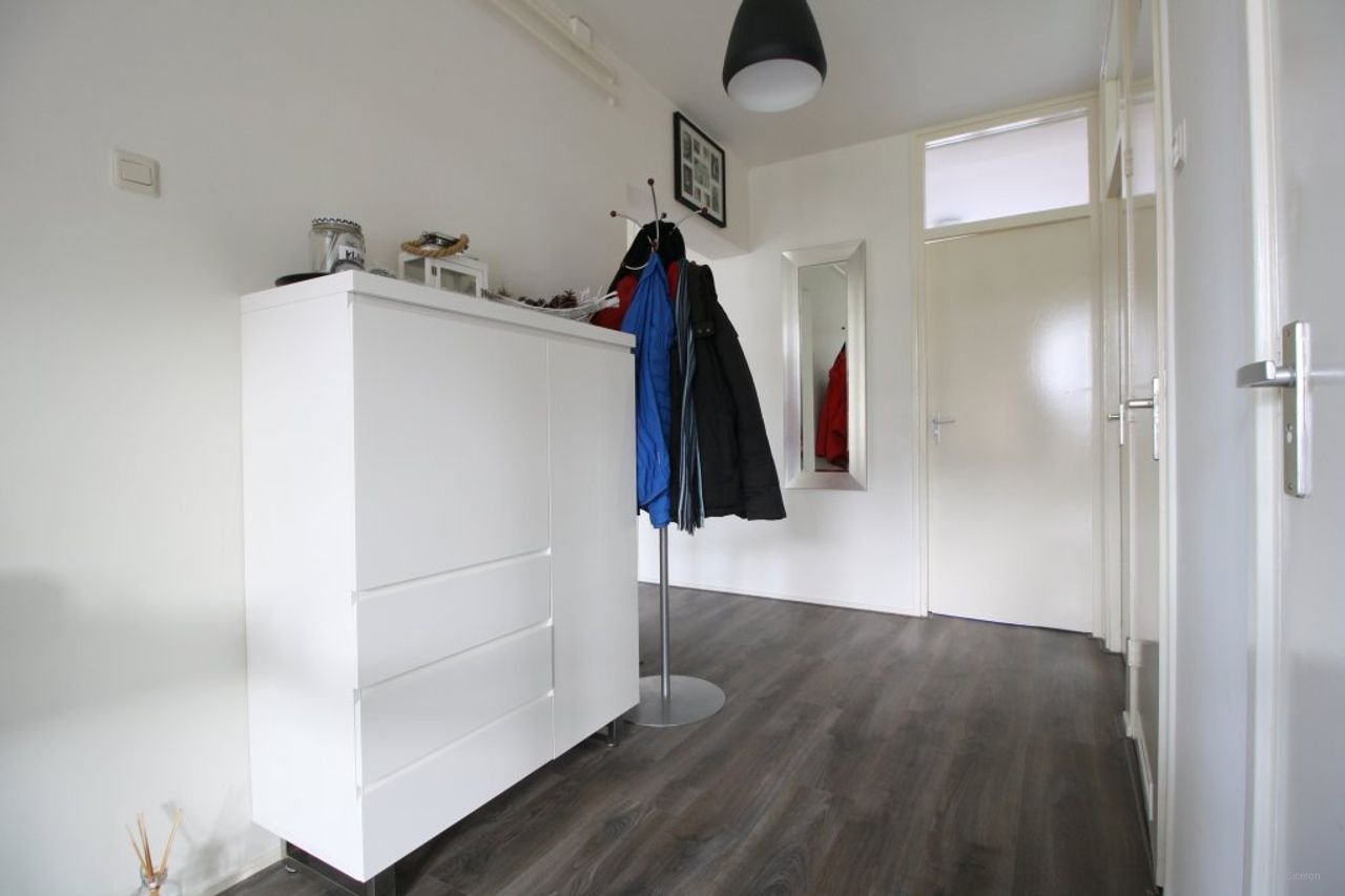 Furnished apartment with balcony - Image 10