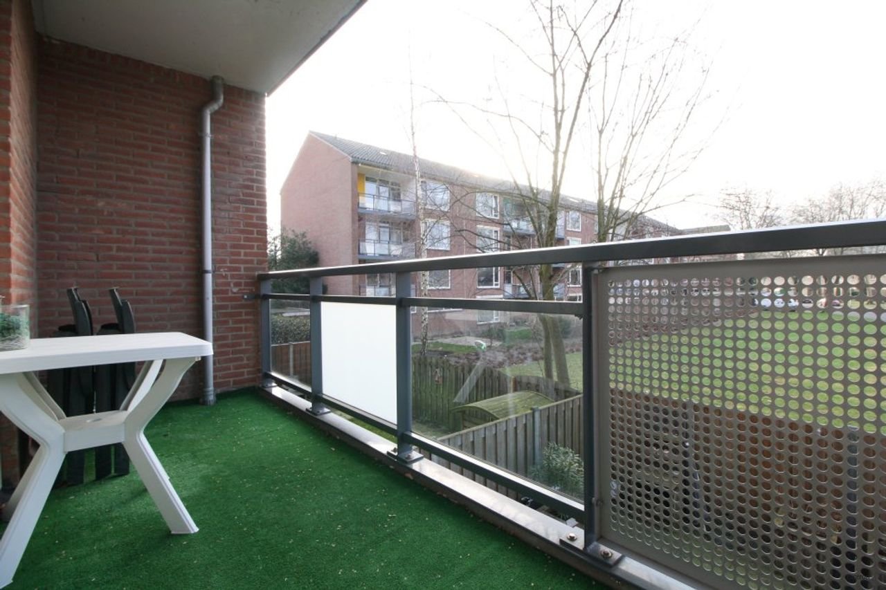 Furnished apartment with balcony - Image 8