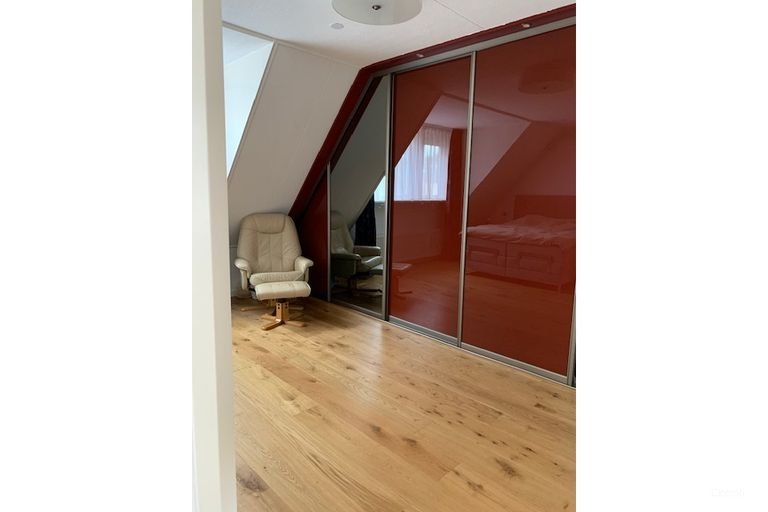 Spacious family home in Acht - Image 9