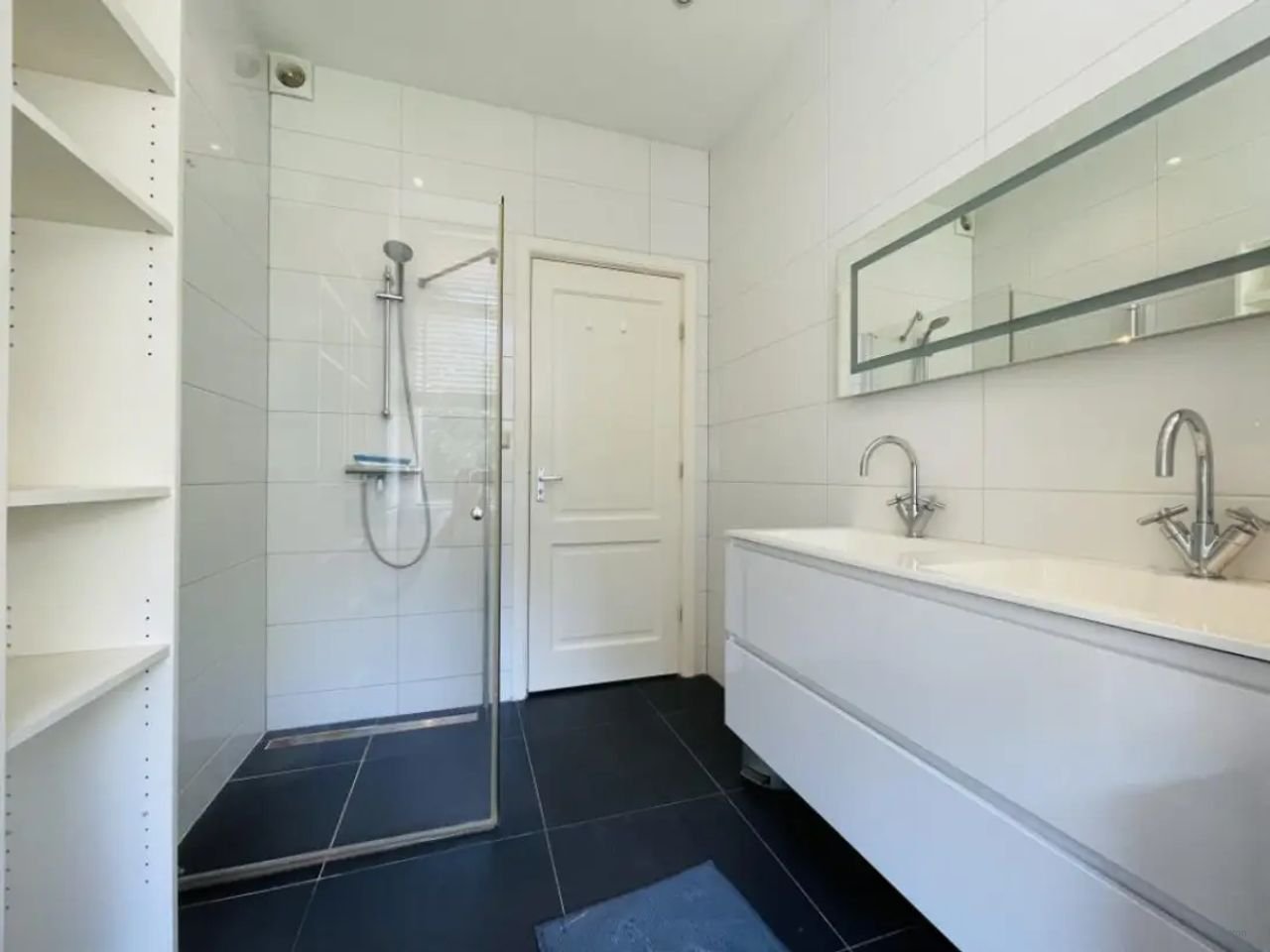 Licht 2-kamer appartement aan de gracht - Afbeelding 4